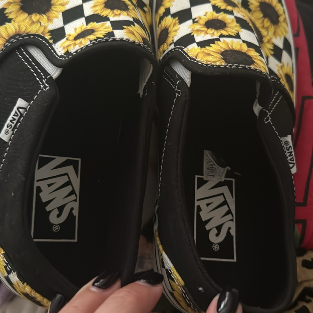 Vans - Picture 3 of 4